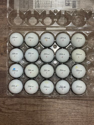 20 Titleist Pro V1x Golf Balls - 4A Near-Mint Condition