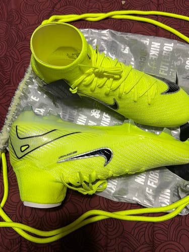 Green Men's Size M 10.0 (W 11.0) Nike Mercurial Superfly Molded Cleats Cleats (New)