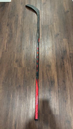 Senior Bauer Nexus Tracer Right Handed Hockey Stick P28 77 Flex (Used)