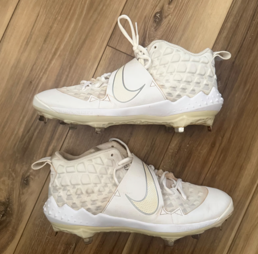 Men's Size M 11.0 (W 12.0) Adult Nike Cleats (Used)