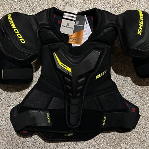 New Sherwood Rekker Legend 2 Hockey Shoulder Pads - Size Senior Medium NWT