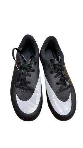 Nike Kids Soccer Cleats - Black/White - Size 1