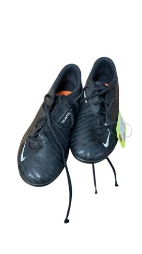Nike Phantom Soccer Cleats - Size 4.5