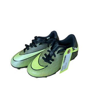 Nike Soccer Cleats - Black/Yellow - Size 10.5