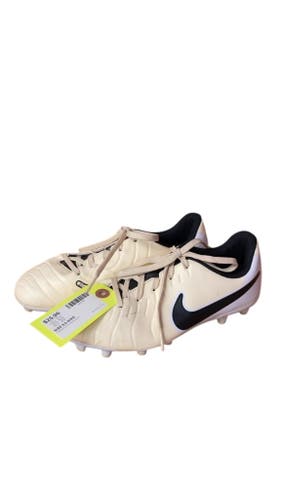 Nike Soccer Cleats Size 3.5