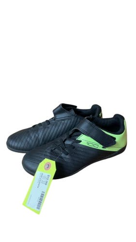 Kipsta 100 Soccer Cleats Size 2