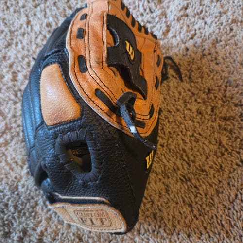 Wilson RH A2451 Youth Baseball Glove 11" Custom Fit Strap GENUINE LEATHER/Game Ready