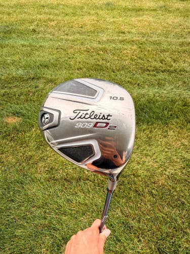Titleist 909 D2 Driver 10.5 Aldila VS 65g Stiff Flex 44.75" +HC