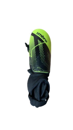 Umbro Soccer Shin Pads - Size Medium