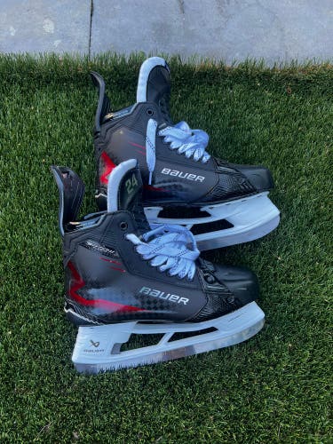 Black 2024 Bauer Supreme Shadow Hockey Skates Wide Width 9.5 (New)