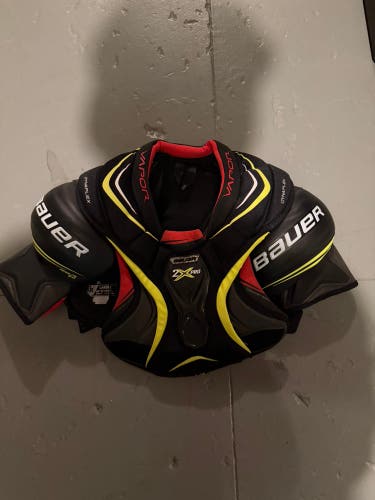 Junior Large Junior Bauer Vapor 2X Pro Shoulder Pads (Used)