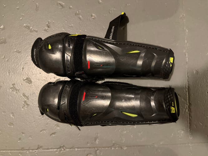 Junior Bauer Vapor 3X Pro 12" Shin Pads (Used)