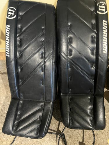 24" +1 Warrior Ritual G4 Goalie Leg Pads (Used)