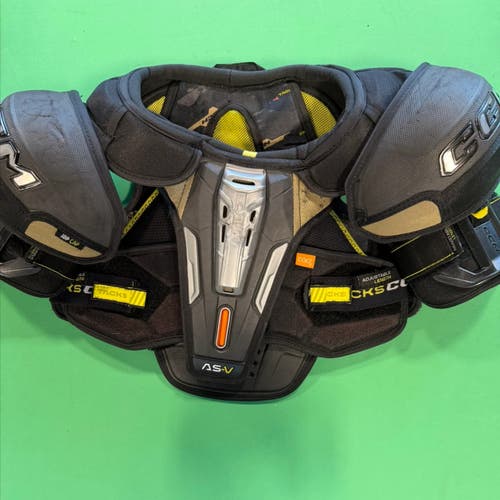 CCM Tacks AS-V Shoulder Pads | Junior Medium