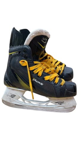 CCM Tacks 3052 Hockey Skates - Size 4