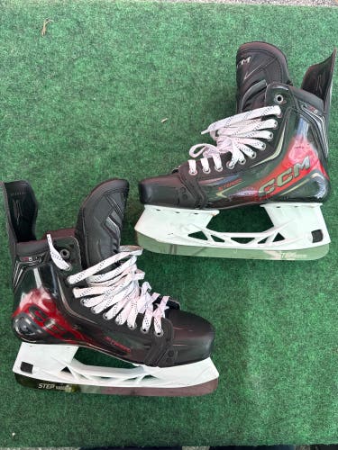 Senior CCM Jetspeed FT8 Hockey Skates (Regular) Size 10 (Used)