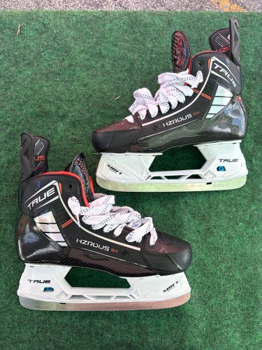 Senior True HZRDUS 9x Hockey Skates (Regular) Size 11 (Used)