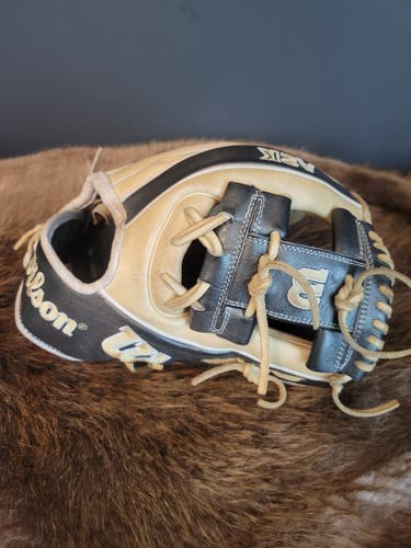 A2K 1786 Wilson RH Infield Baseball Glove 11.5" (Used)