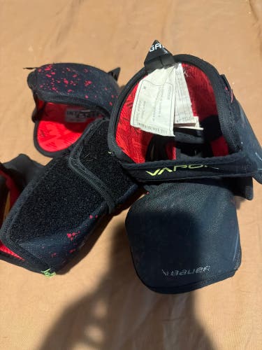 Intermediate Medium Bauer Vapor 3X Elbow Pads (Used)