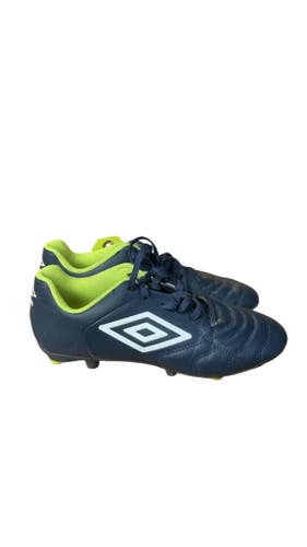 Umbro Soccer Cleats Size 6 Blue