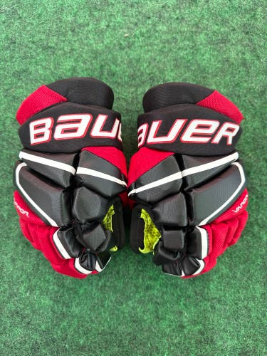 Black & Red Junior Bauer Vapor 3X Gloves 10" (Used)