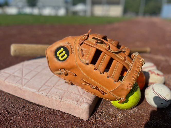 Vintage 1994 Wilson A2800 / A2000 1B Mitt - Made in Japan - Baseball / Softball Glove