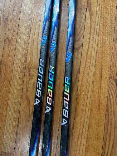 Senior Bauer Vapor Flylite Right Handed Hockey Stick P92 77 Flex (Used)