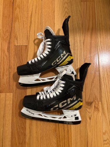 Black/Yellow 2023 CCM JetSpeed FT6 Pro Hockey Skates Regular Width Pro Stock 10 (Used)