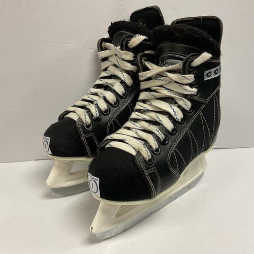Used CCM POWERLINE 60 Junior Hockey Skate Black Junior 01 11855-S000207764