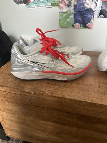 Men's Size M 9.5 (W 10.5) Nike GT Cut Shoes (Used)