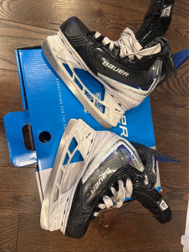 2025 Bauer Vapor Flylite (YOUTH) Hockey Skates Regular Width 13 (Used)