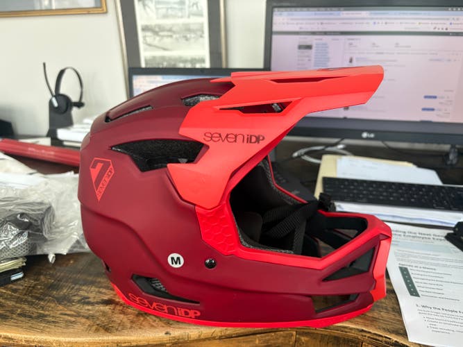 Seven Bike Helmet / 7 intelligent design protection (7iDP) Carbon (SeveniDP) Full face helmet Medium