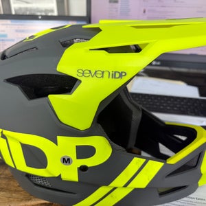 Seven Bike Helmet (Used Once) / 7 intelligent design protection (7iDP) (SeveniDP) Full face helmet