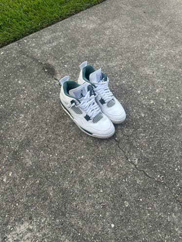 Men's Size M 9.5 (W 10.5) Air Jordan 4 Shoes (Used)
