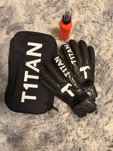 T1TAN Goalie Gloves Full Set (Size 10)