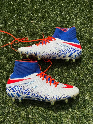 White Unisex Size M 8.0 (W 9.0) Nike Hypervenom Phantom 2 Cleats (Used)