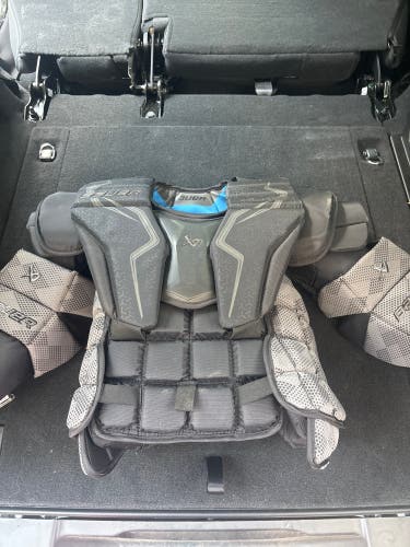 Medium Bauer Elite Goalie Chest Protector (New)