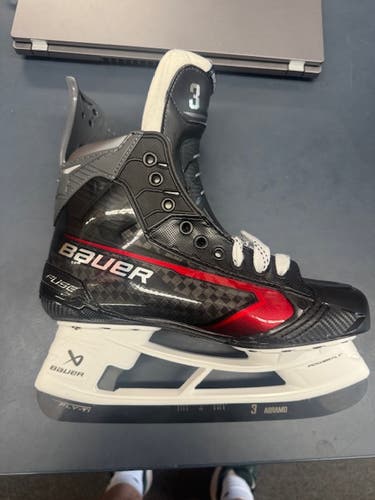 Red 2026 Bauer Supreme Custom Fuse Hockey Skates Regular Width Pro Stock 8.5 (New)