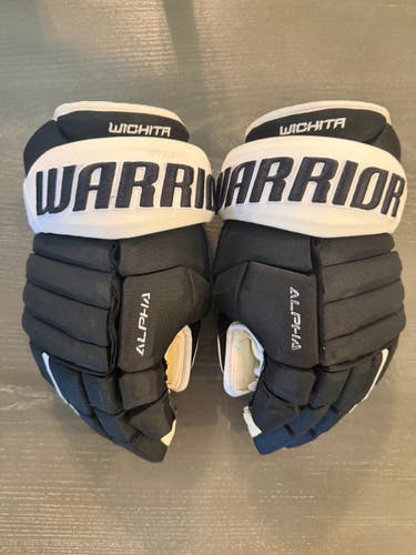 Warrior Alpha 4-Roll Wichita Thunder Pro Stock Hockey Gloves 14” Black (Used) 37062
