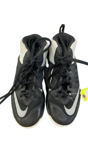 Nike Runners Black/White Size 5