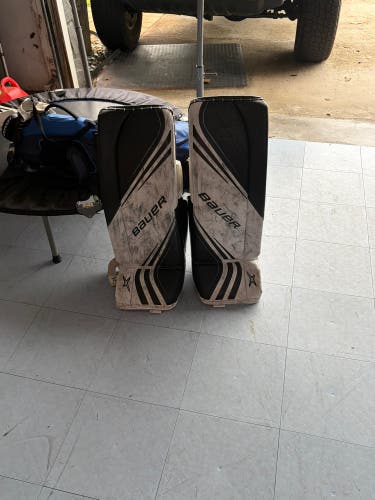 Medium Bauer Vapor 2X Goalie Leg Pads (Used)