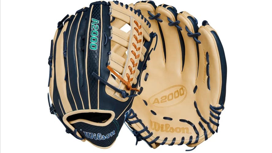 Wilson RH Outfield A2000 JR44 (1810 Pattern) Baseball Glove 12.75" (New)