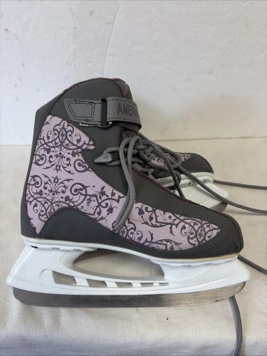 Womens Size 8 American Ice Hockey Skates.