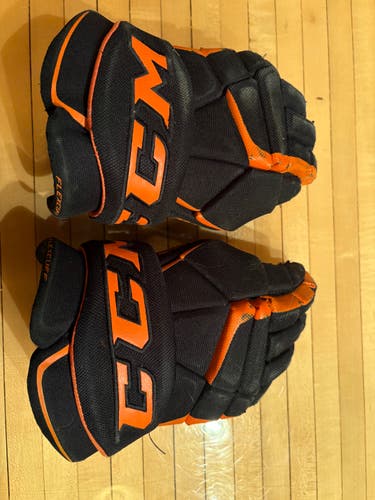 CCM Tacks 9060 Gloves 11" (Used)