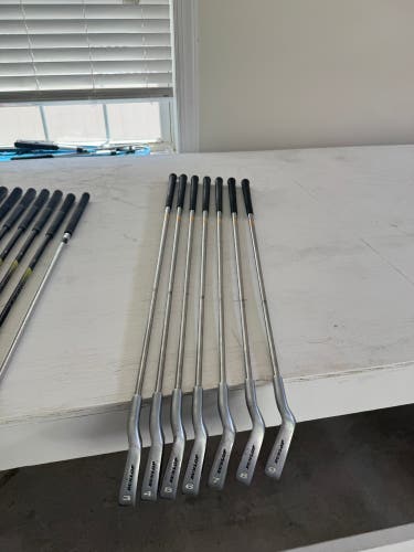 Dunlop iBOLT M42 Iron Set 3-PW (8 Clubs) Steel Shafts RH