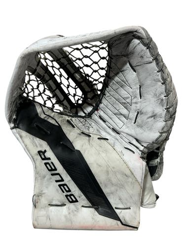 Dylan Wells Bauer Shadow Goalie Glove Pro Stock (Used) 9235