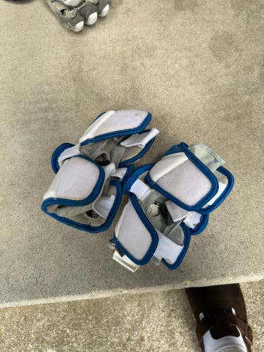 Medium Adult Under Armour Command Pro Arm Pads (Used)