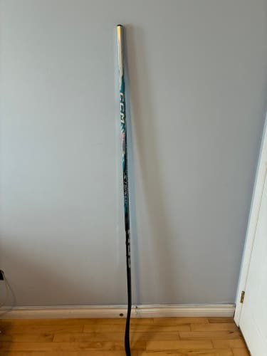Senior CCM Jetspeed FT9 Pro Left Hand Hockey Stick P28 70 Flex (New)
