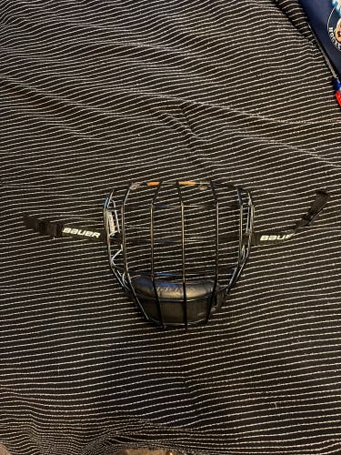 Small Bauer Re-Akt Cage Full Cage (Used)