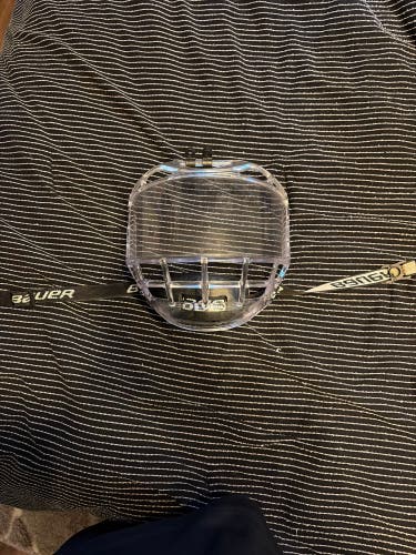 Small Bauer Concept 3 Full Shield (Used)